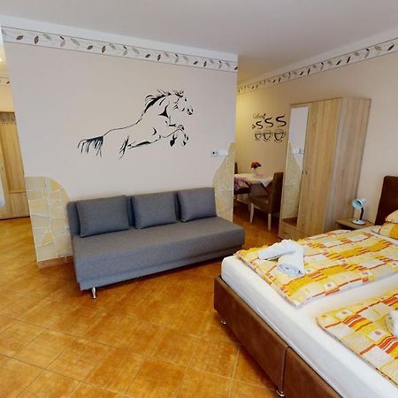 Cristian Apartman Hajdúszoboszló Exteriör bild