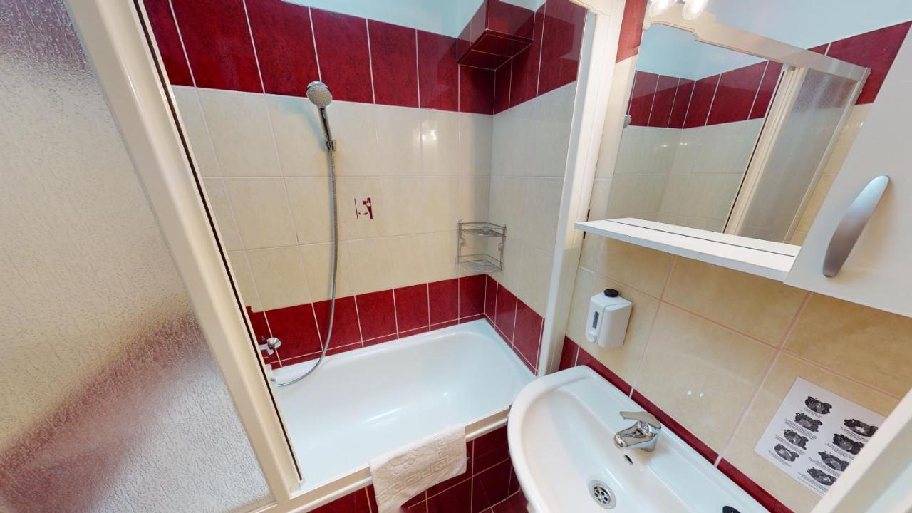 Cristian Apartman Hajdúszoboszló Exteriör bild